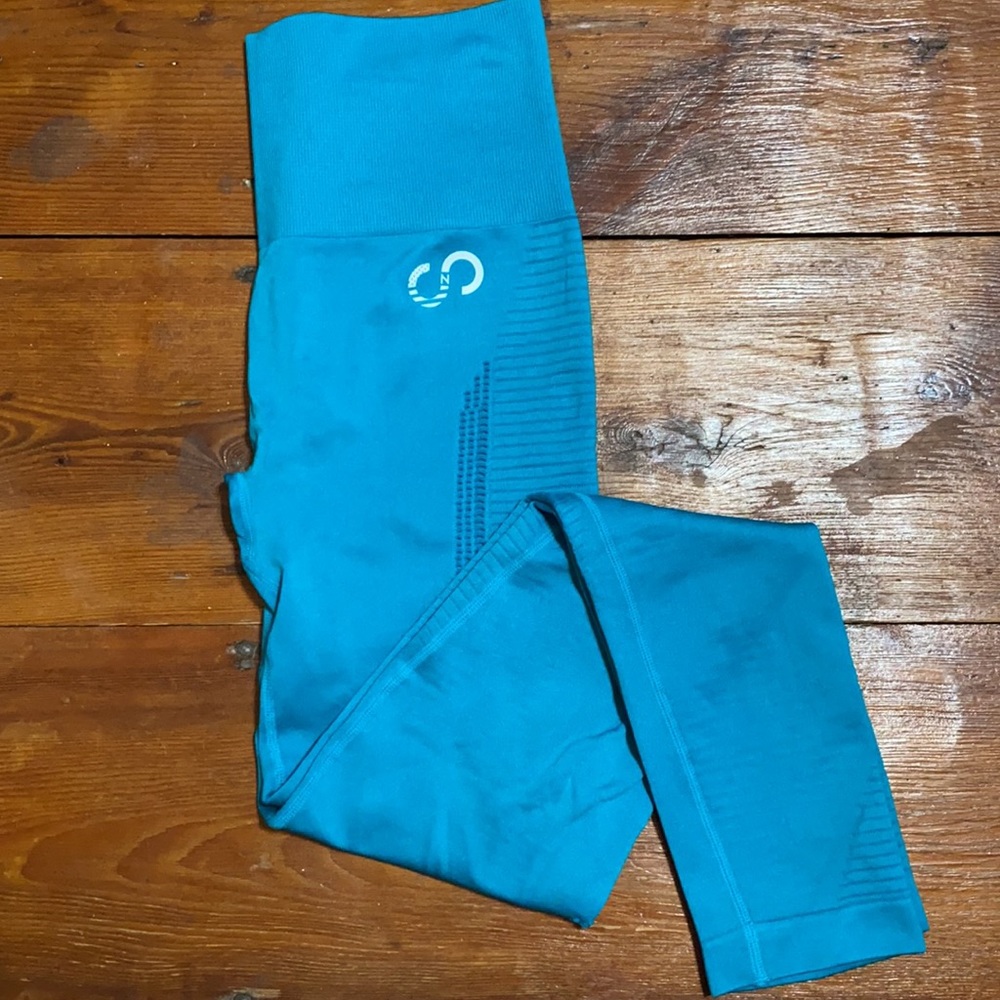 NEVER WORN seamless curves and combat boot legging